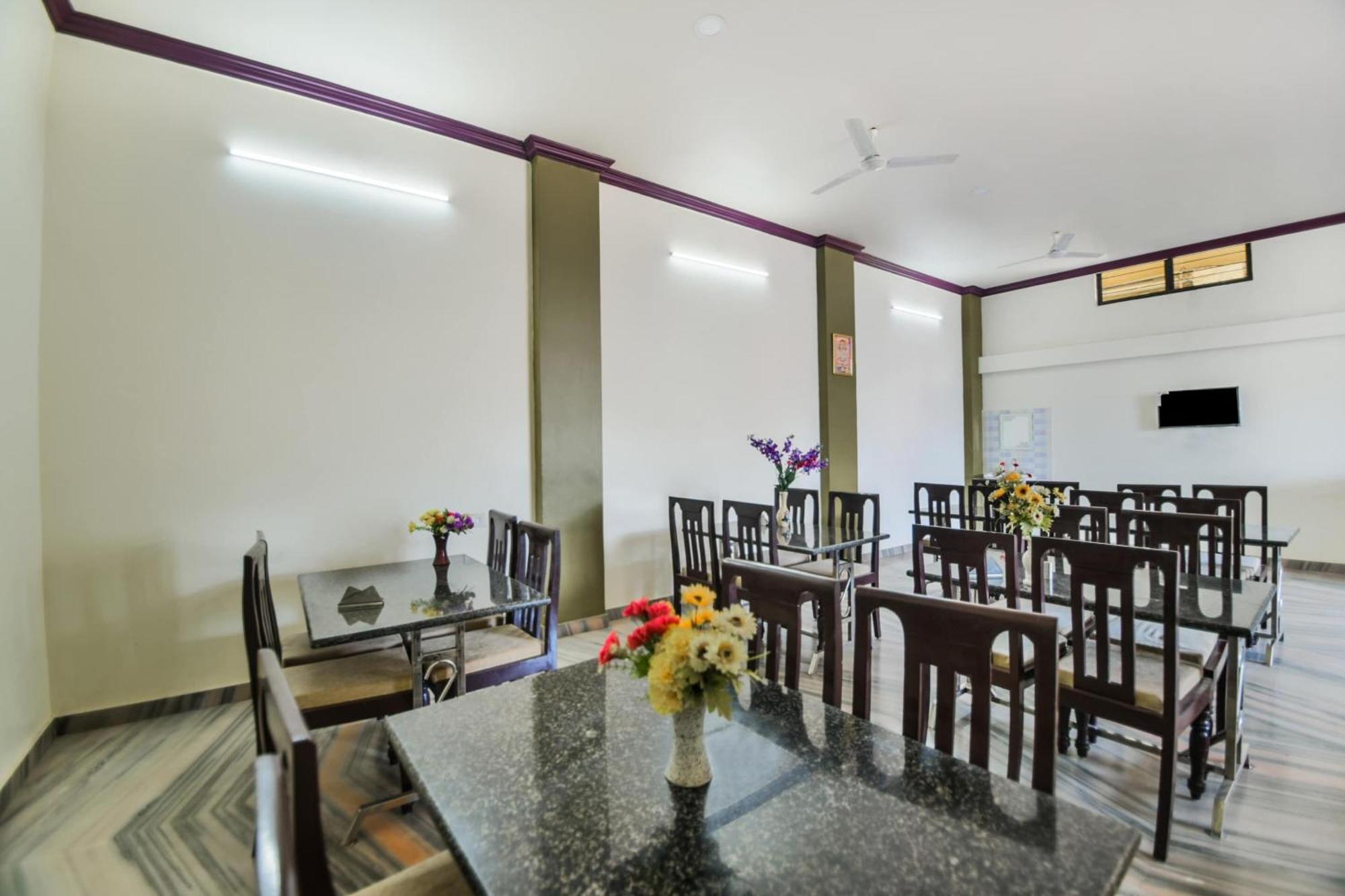 Hotel O Kalika Resort Lakāwās Extérieur photo
